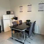 Apartment Fuer Familien, Urlauber Und Monteure